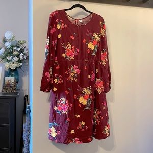 Old Navy Maternity Dress in Burgundy with bright floral detail size L